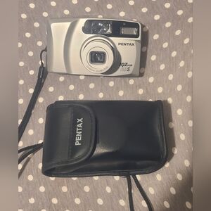Pentax IQ Zoom 60S 35mm Point & Shoot Film Camera -Silver w/Case Great Condition